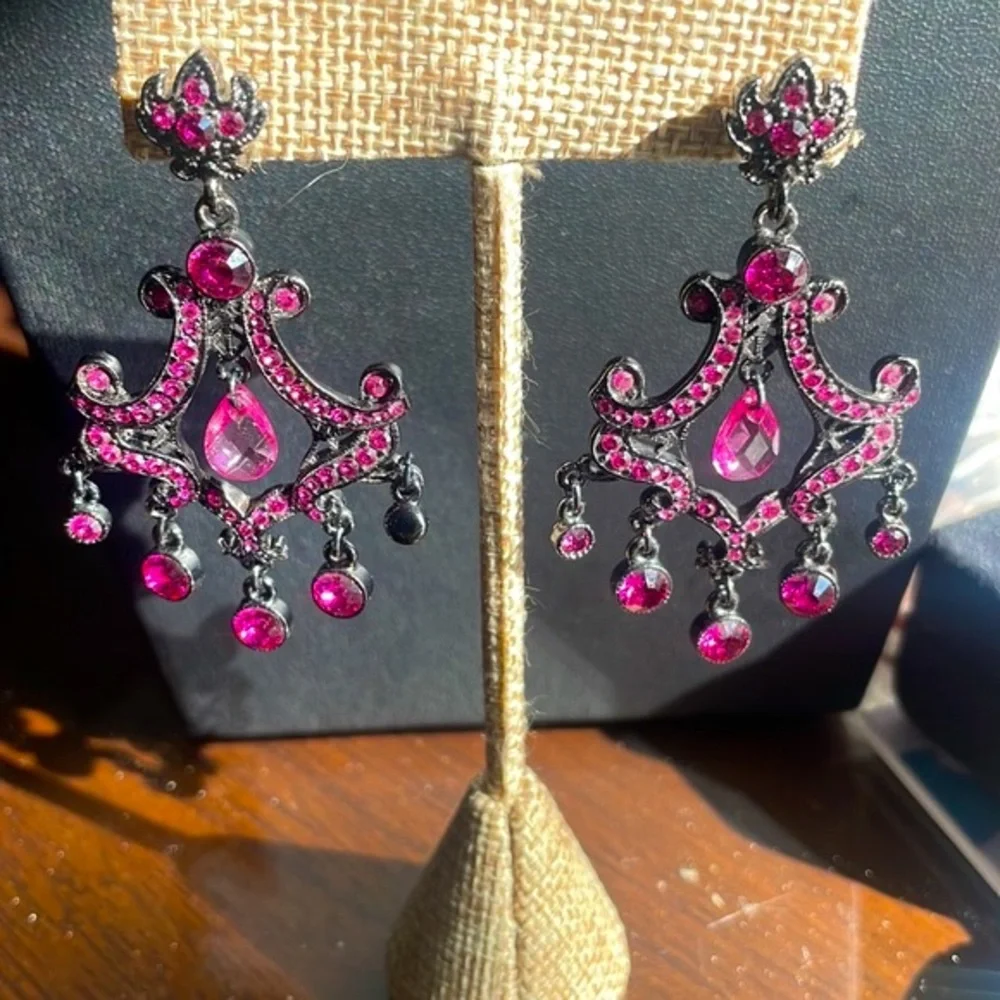 Vintage Joan Rivers Chandelier earrings - Picture 9 of 11